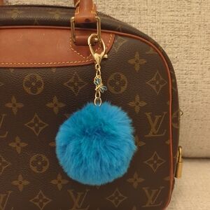 Bright Blue Dragonfly Pom Gold Keychain